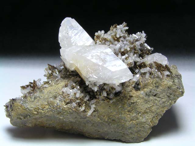 ダルネゴルスク鉱物